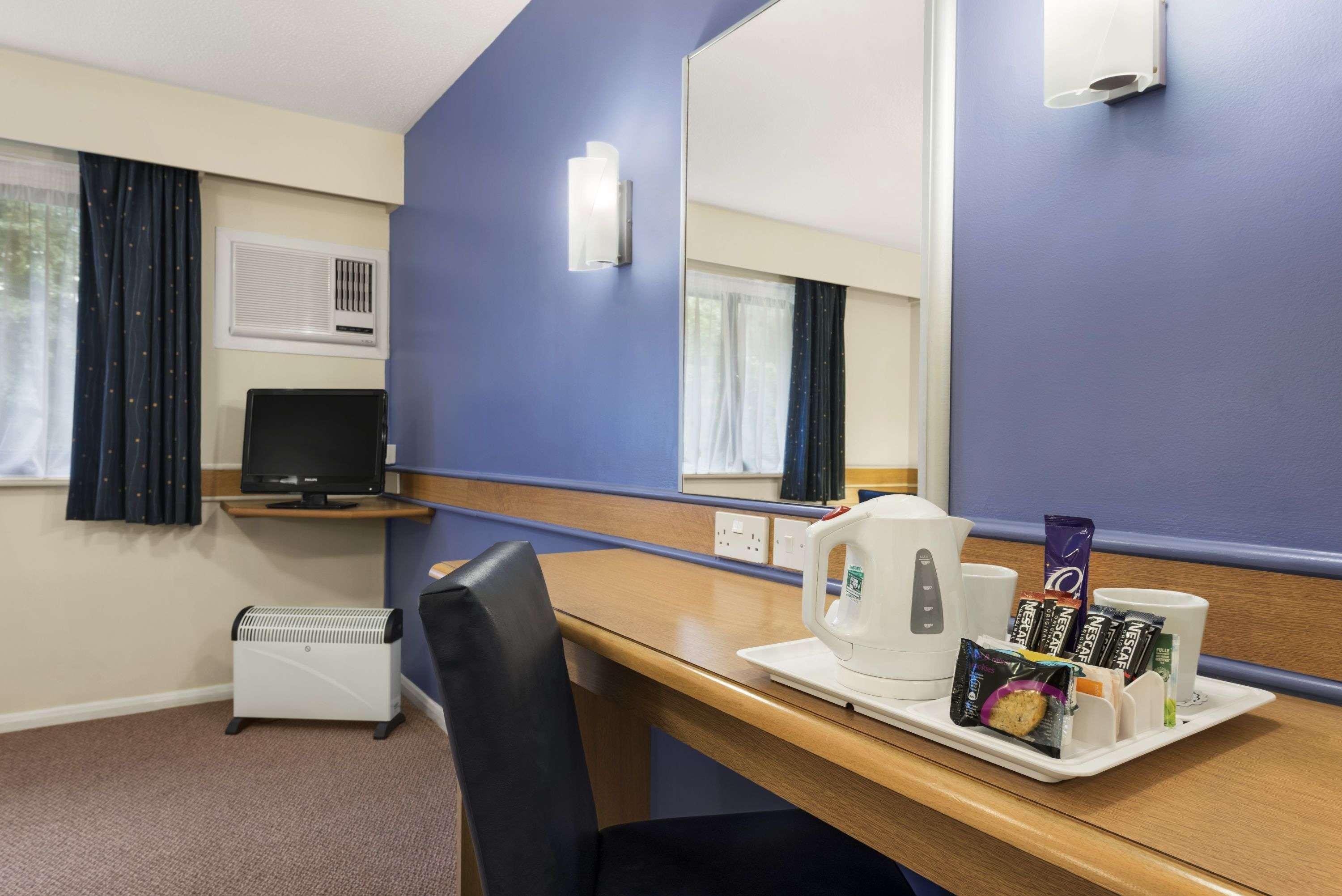 Days Inn Warwick Northbound M40 Ashorne Bagian luar foto