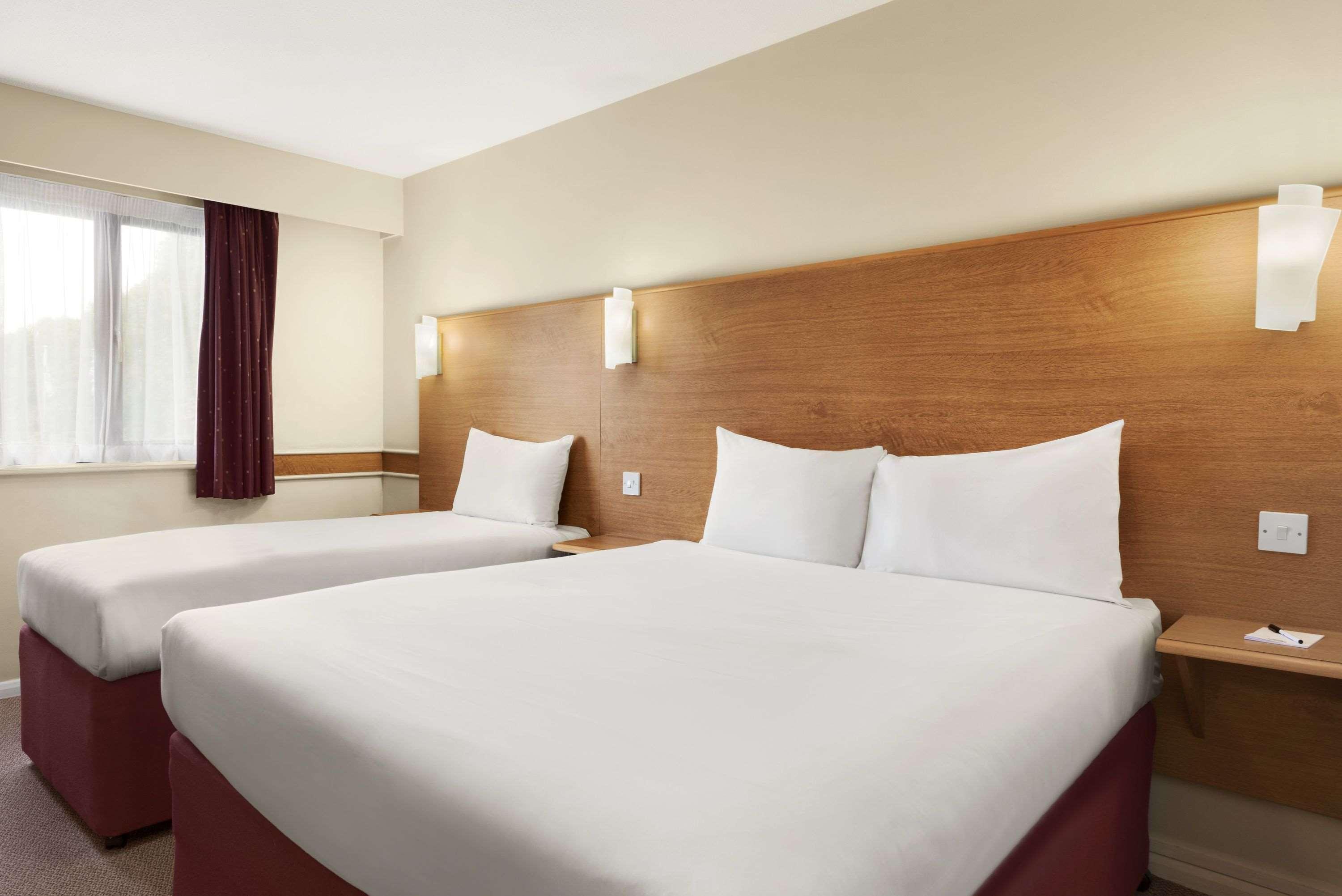 Days Inn Warwick Northbound M40 Ashorne Bagian luar foto